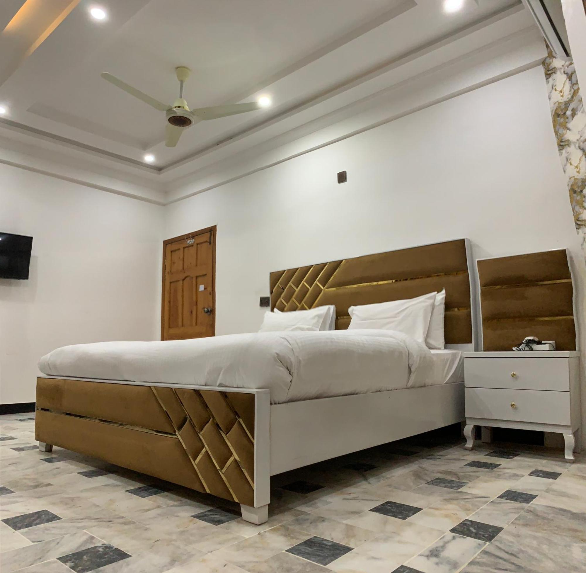 Hotel Flower Of Capital Исламабад Екстериор снимка