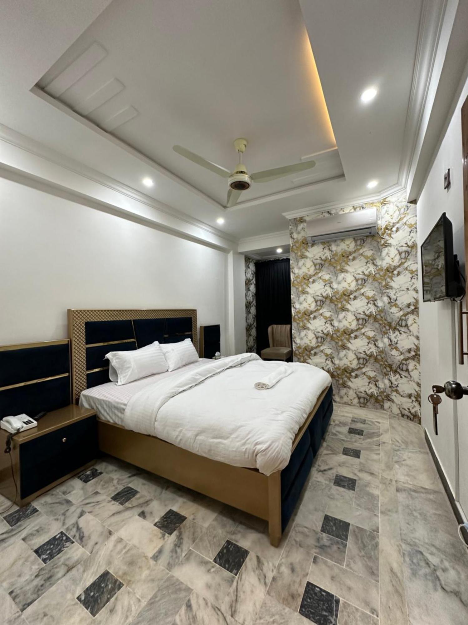 Hotel Flower Of Capital Исламабад Екстериор снимка